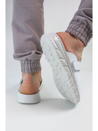 04 | "Luka" | Белые мужские медицинские сабо натуральная кожа