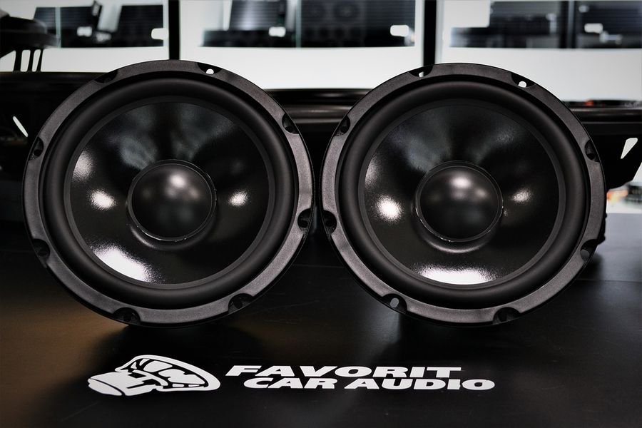 В наличии низко играющий мидбас серии Warhead от компании Ural Sound