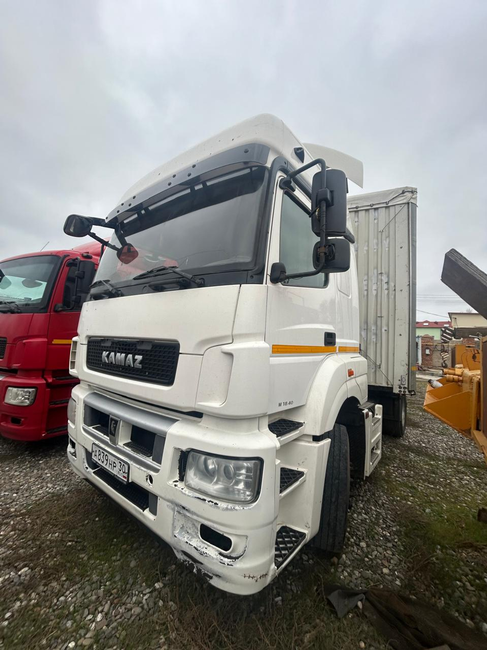 КамАЗ 5490 4x2 Седельный тягач 5490-S5 (Дизельный, 12,0 л, 401 л.с., АТ)