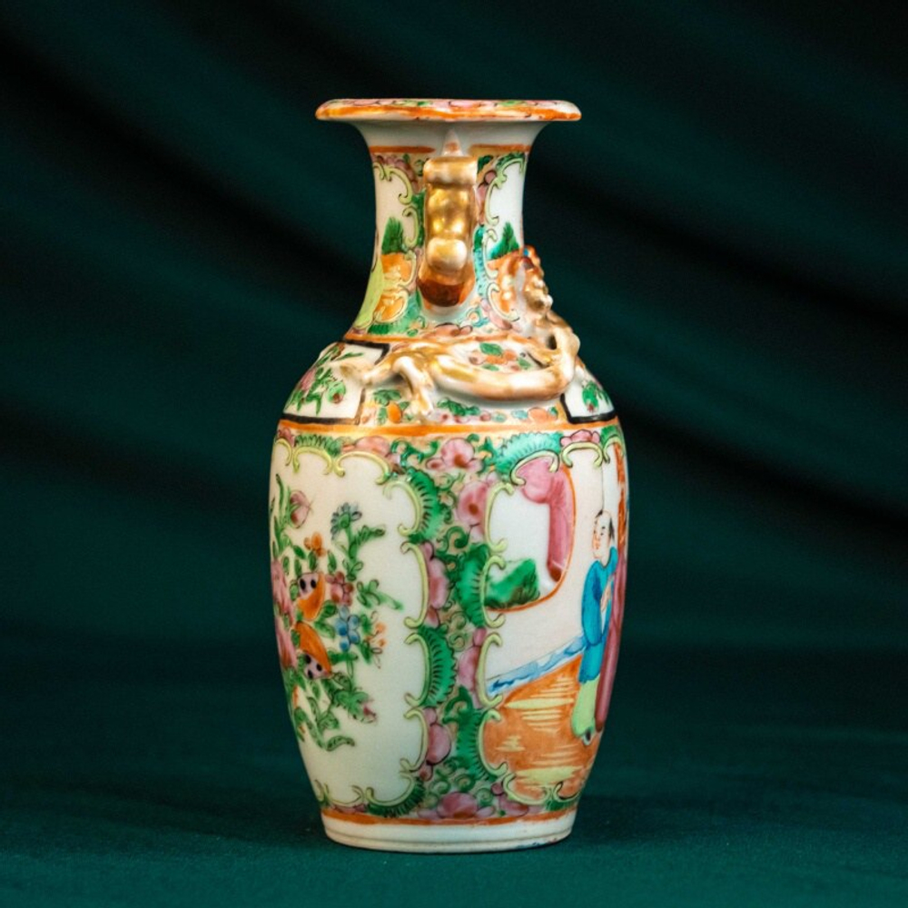 Ваза с сюжетами старинного Китая