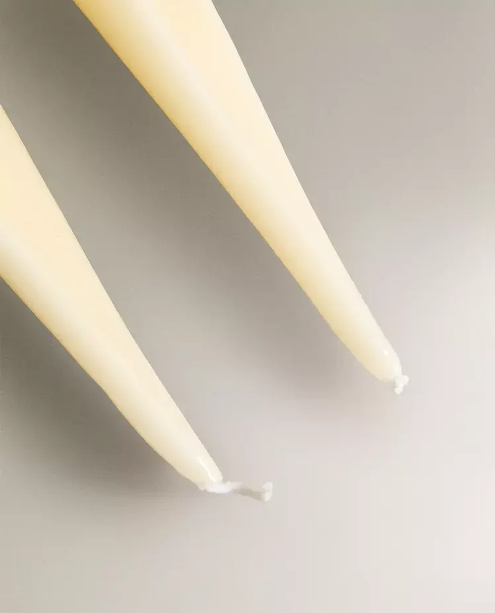 ZARA HOME НАБОР ДЕКОРАТИВНЫХ СВЕЧЕЙ В ФОРМЕ ЛИЛИИ ( 2 ШТ.), БЕЛЫЙ