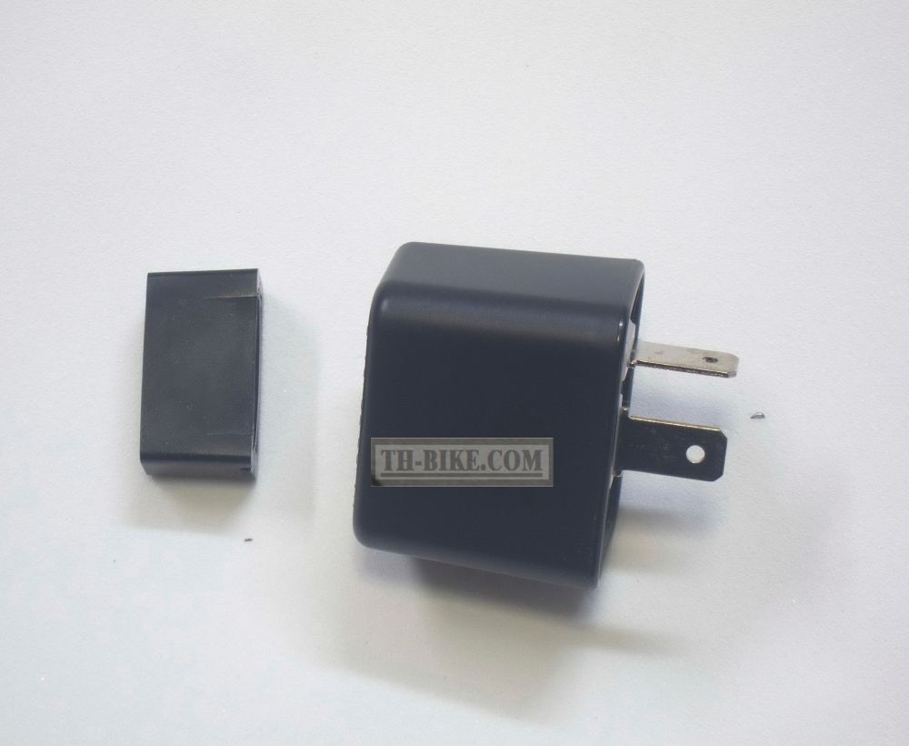 2-pin Relay winkers turn lights, electronic flasher relay. Aftermarket part, made in Thailand. 21Wx2. 6-12.8V