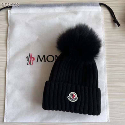 Шапка Moncler