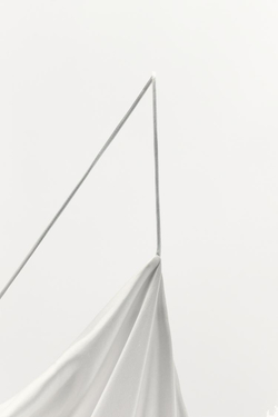 ZARA АТЛАСНОЕ ПЛАТЬЕ С ОТКРЫТОЙ СПИНОЙ, СВЕТЛЫЙ ЭКРЮ