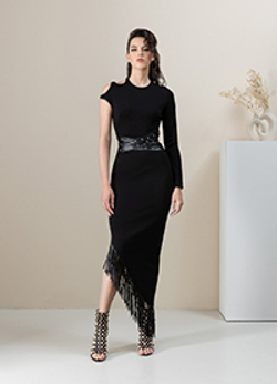 03-01-23 SS Трикотажное платье с бахромой черное