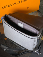 Сумка-мессенджер Louis Vuitton