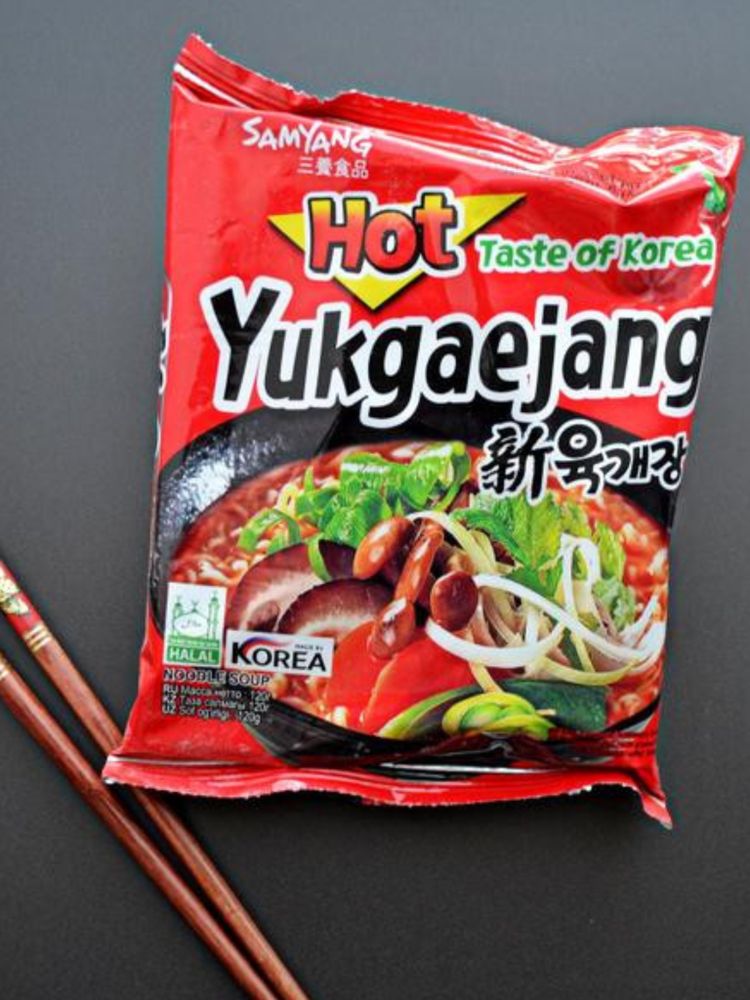 Лапша быстрого приготовления Samyang Yukgaejang 120 г
