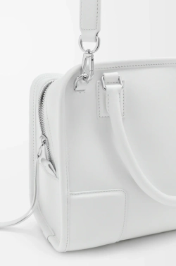 Loewe Маленькая сумка Amazona 180 из мягкой телячьей кожи, белый