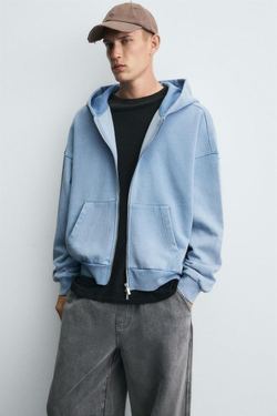 ZARA ТОЛСТОВКА С ЭФФЕКТОМ ПОТЕРТОСТИ С МОЛНИЕЙ, ГОЛУБОЙ