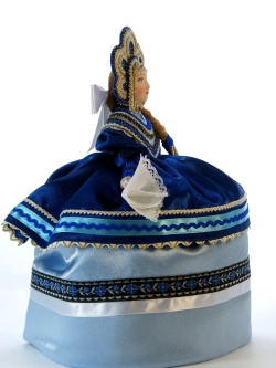 Кукла-грелка на чайник