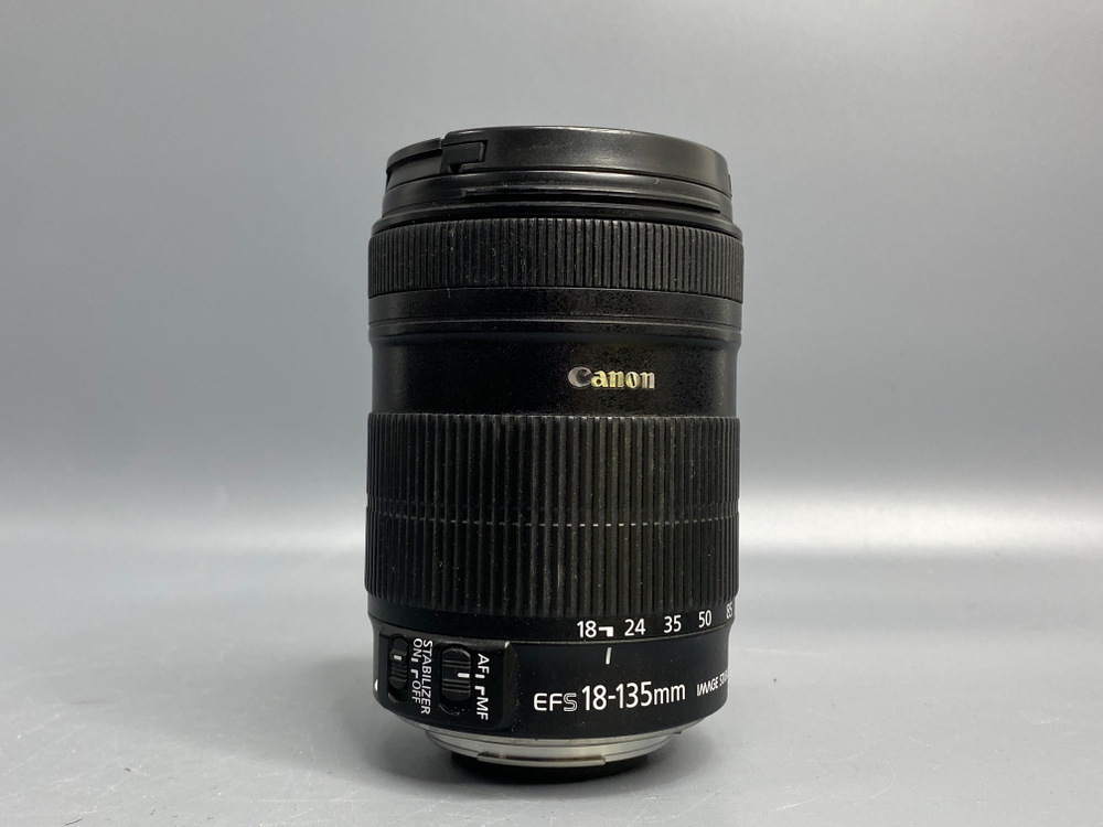 Canon EF-S 18-135mm f/3.5-5.6 IS