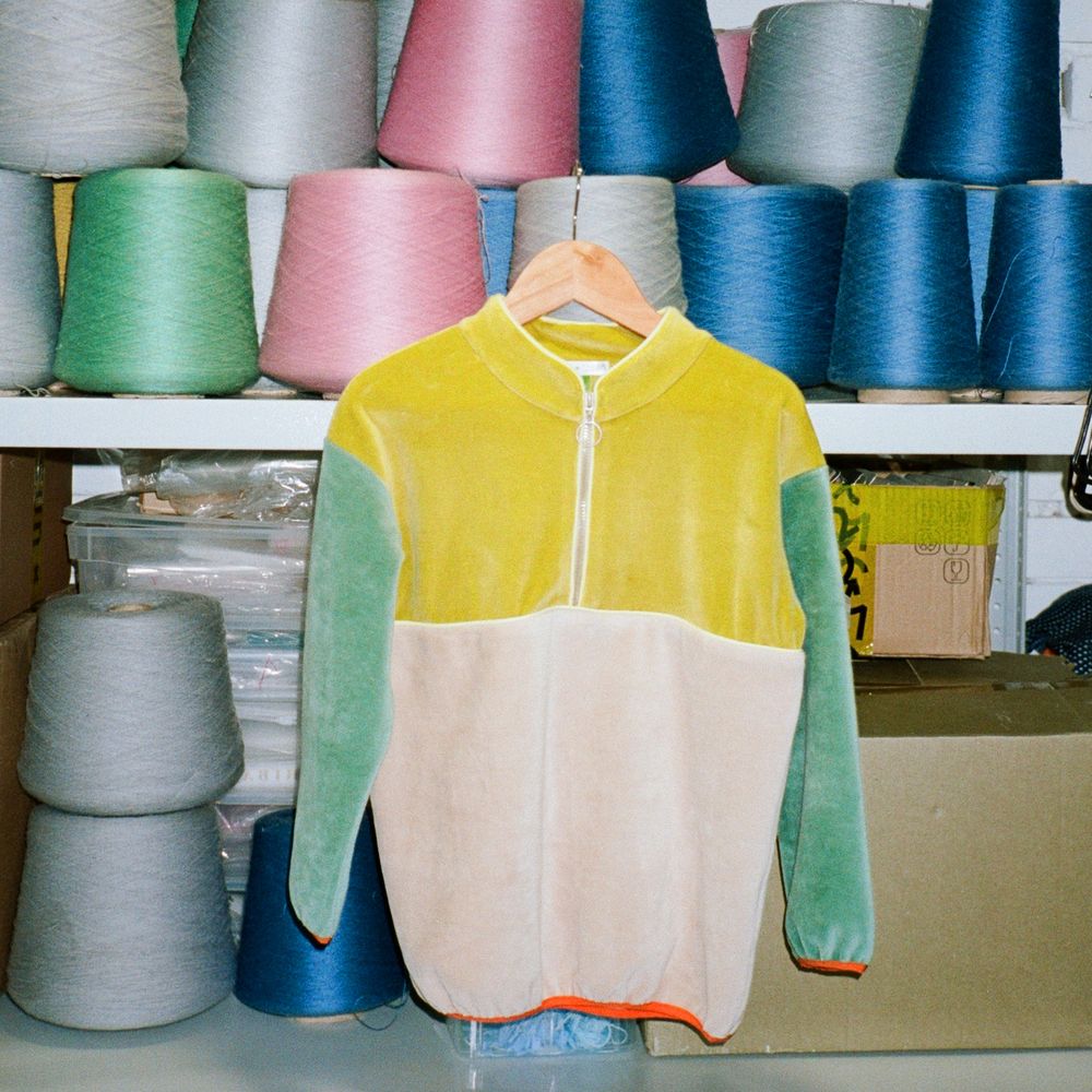 Анорак без капюшона из велюра горчица/полынь