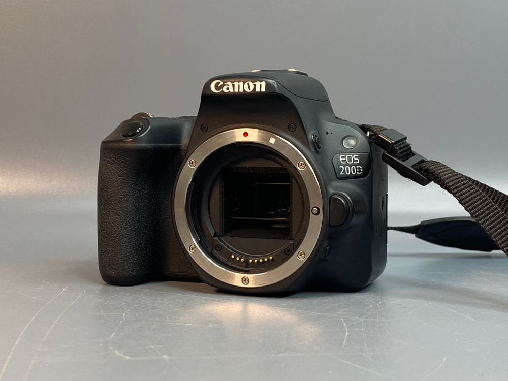 Canon 200D Kit 18-55mm 55.000 Кадров