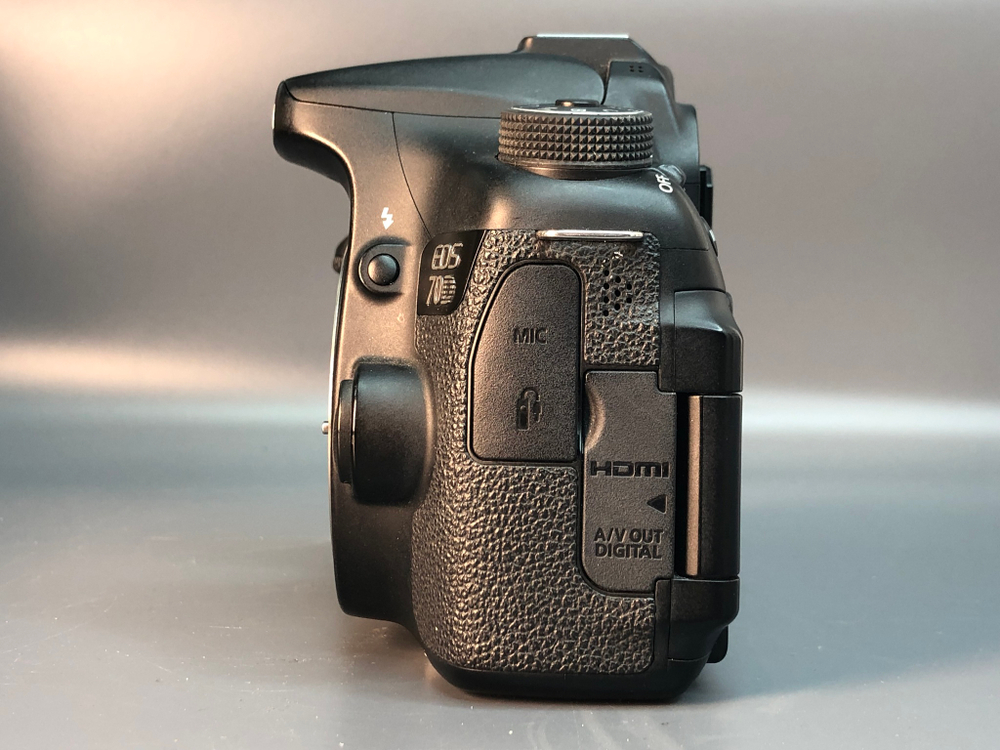 Canon EOS 70D kit 18-55 IS STM, 22000 кадров пробега