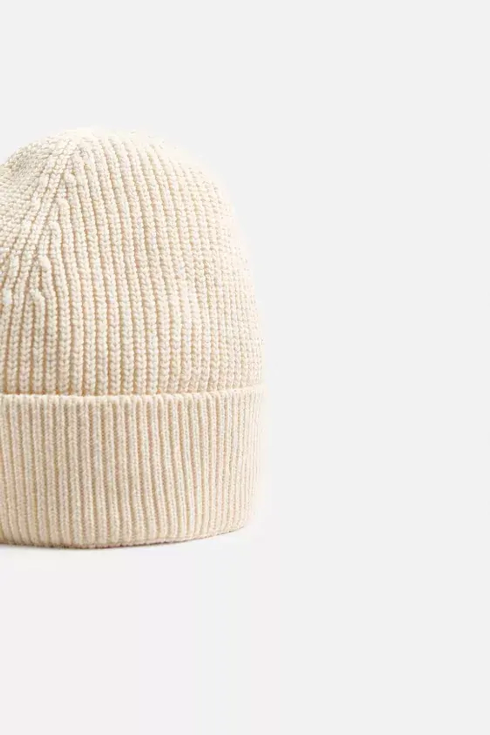 ZARA БАЗОВАЯ ШАПКА БИНИ, ЭКРЮ