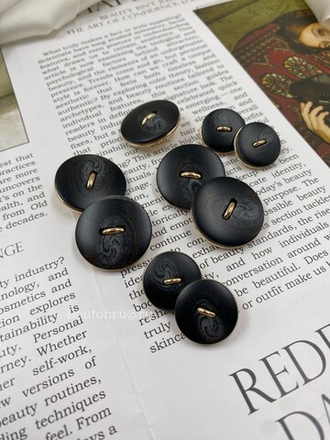 Пуговицы черные золотистые со светлыми прожилками