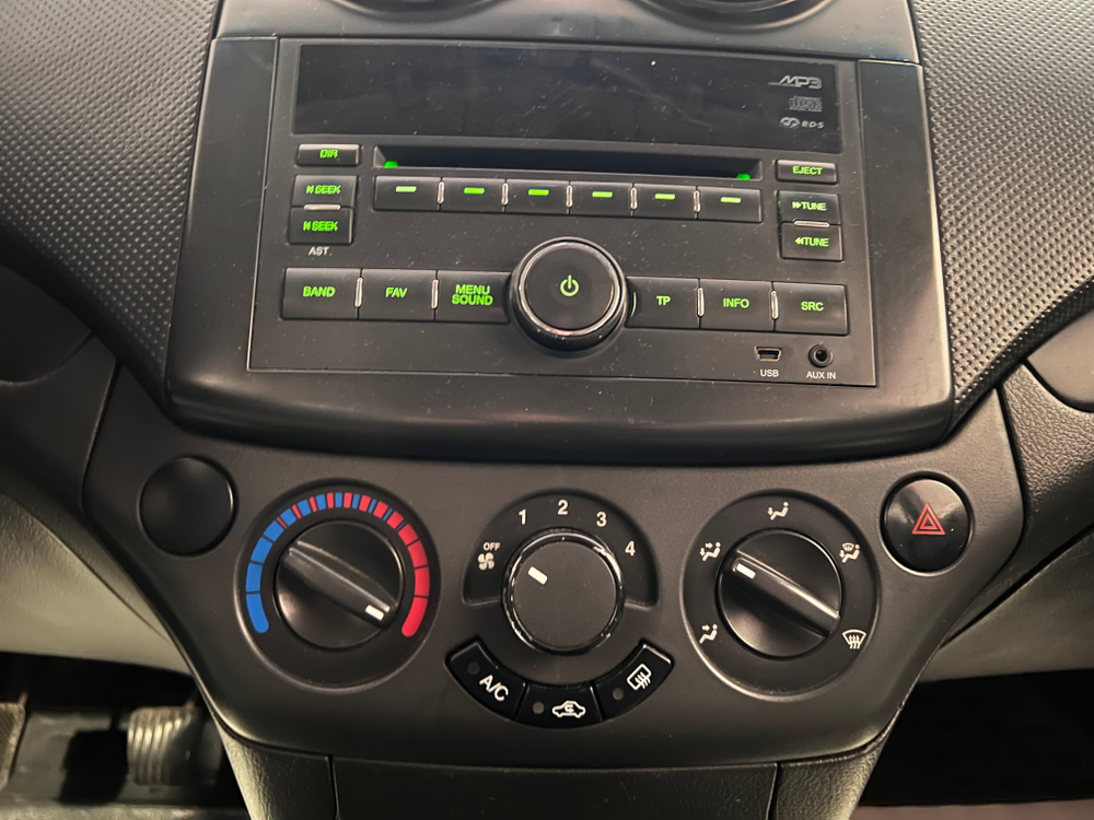 Chevrolet Aveo, 2011 год