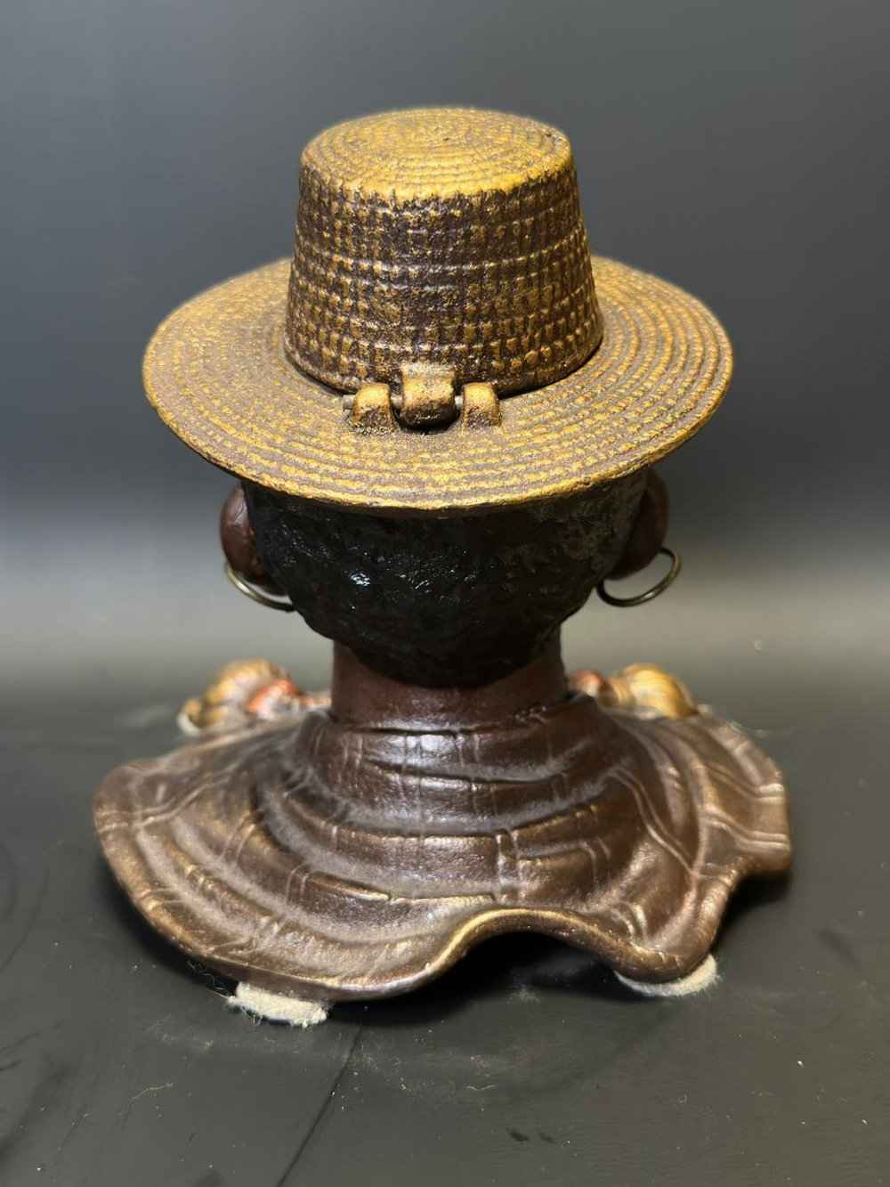 Чугунная чернильница