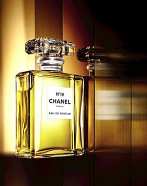 Chanel No 19 Eau de Parfum