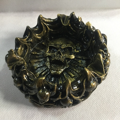 Пепельница череп бронза