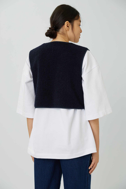 Жилет на двух завязках из синего меха