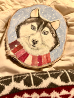 Картина маслом на спиле дерева "Новогодний хаски"