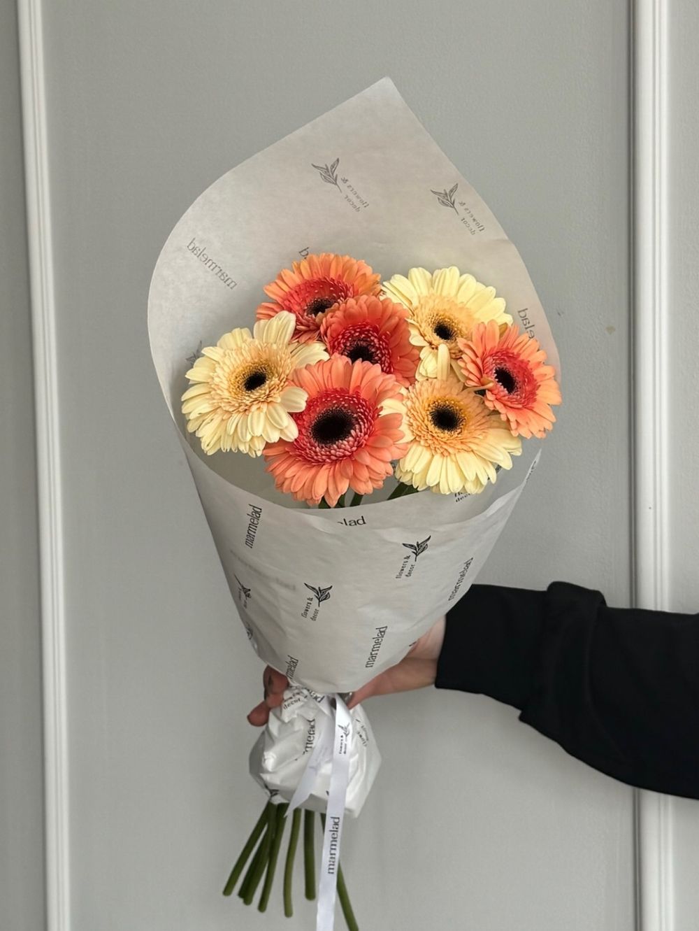 Кулек из 7 минигербер кремовых оттенков