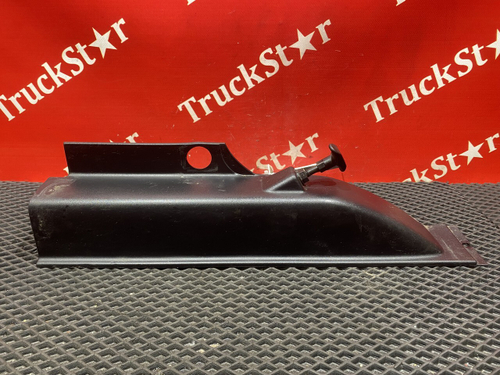 Накладка ручки бардачка левая 2018г