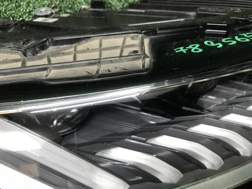 Фара правая Audi Q8 (2018-2023) LED