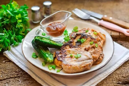 ОТБИВНАЯ из СВИНИНЫ (600 гр)