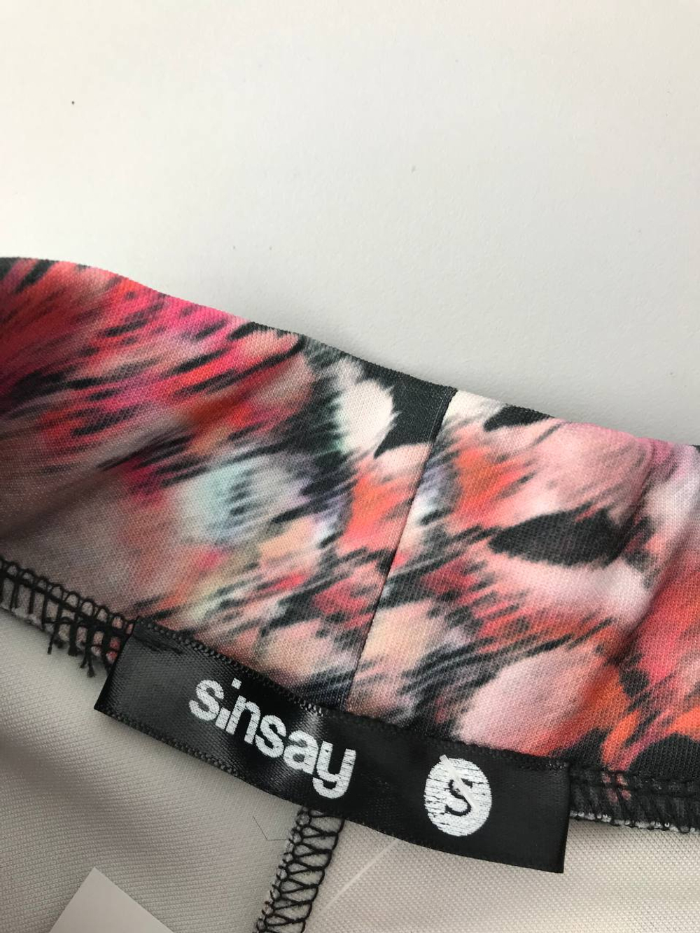 Юбка Sinsay яркая с розами 44 размер