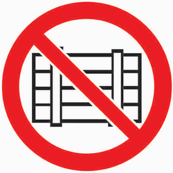 Р12 "Запрещается загромождать проходы и/или складировать"