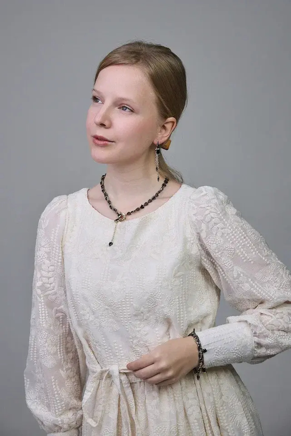 Колье "Амора" из гематита с черным цирконом, оттенок золото