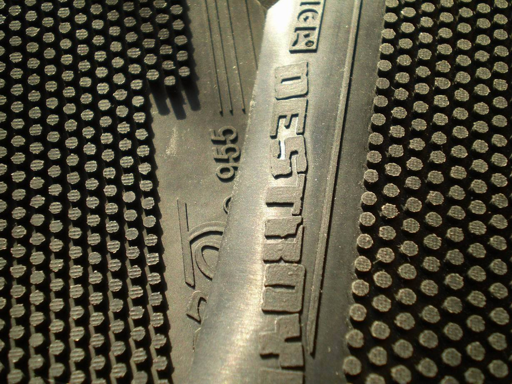 Длинные шипы STIGA Destroyer справа