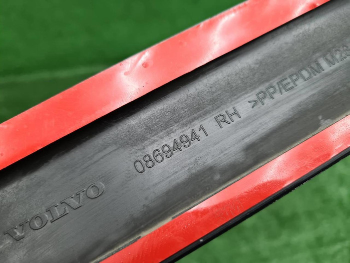 Накладка двери задняя правая Volvo XC90 1 (06-14)