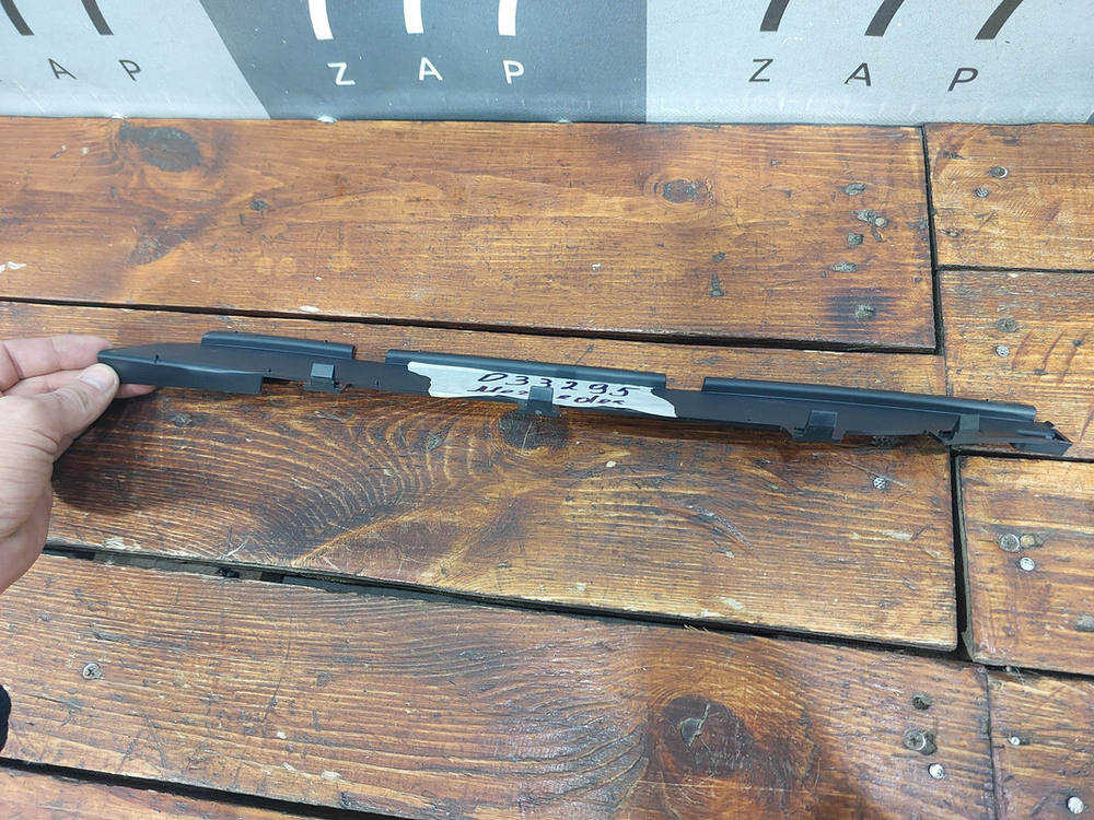 Накладки решетки радиатора Mercedes GLA (X156) 17-нв Б/У Оригинал A1568881000