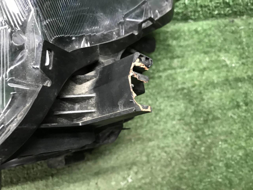Фара левая Toyota Rav 4 CA40 (15-19) галоген