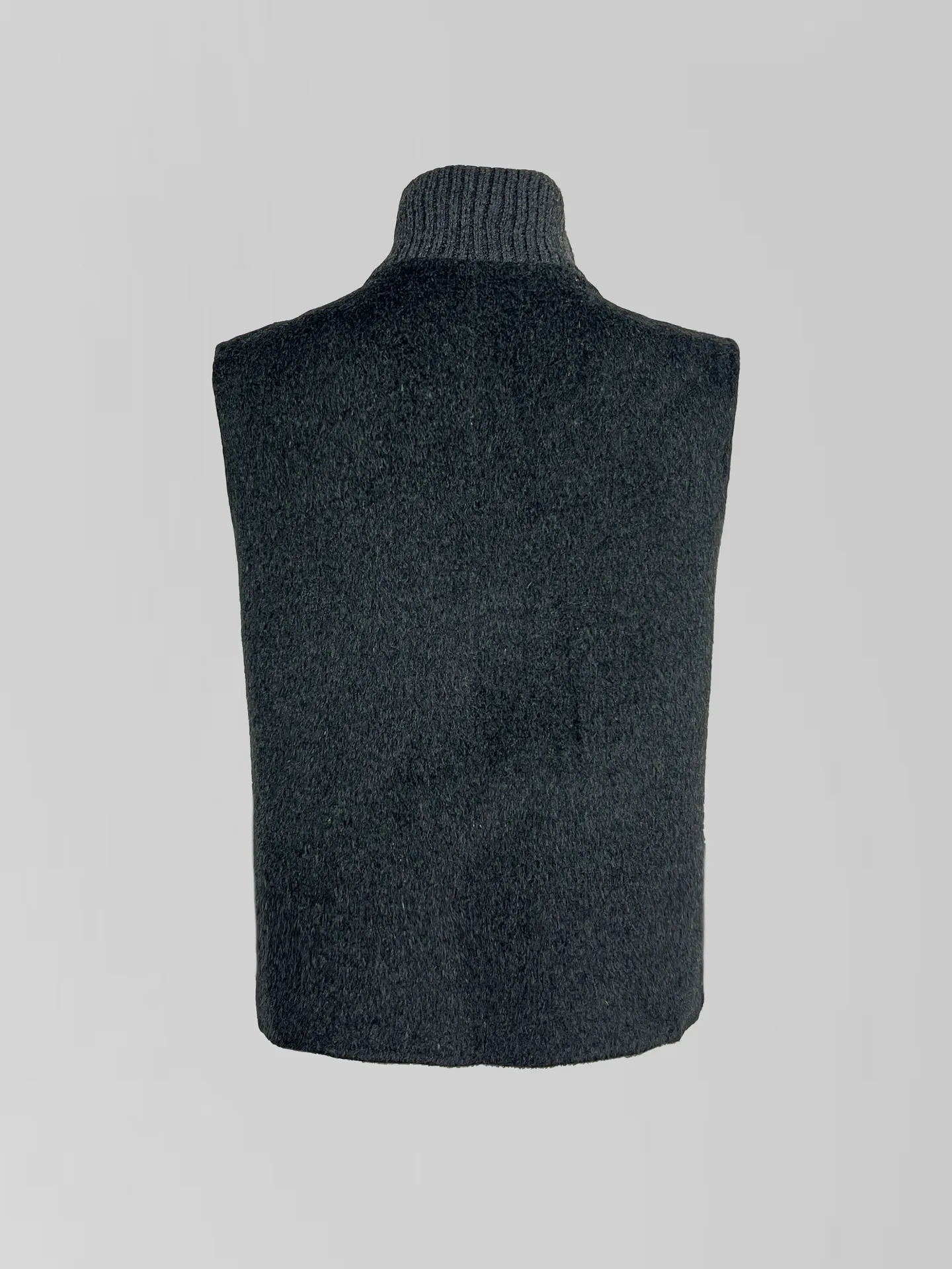 Пальто Monroe 8166 укороченное со встроенным жилетом и вязаным воротником