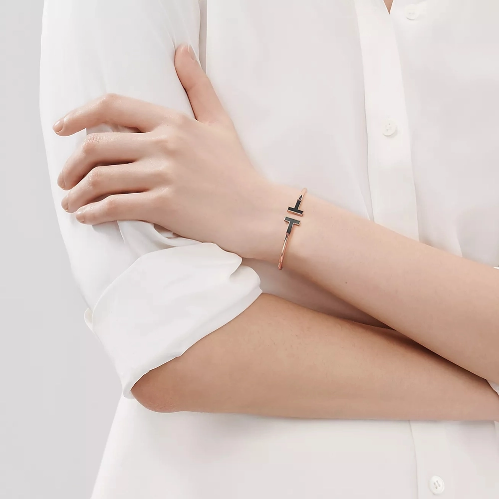 Браслет из розового золота с чёрным ониксом, Tiffany💠 T wire black onyx. ✨Exclusive✨