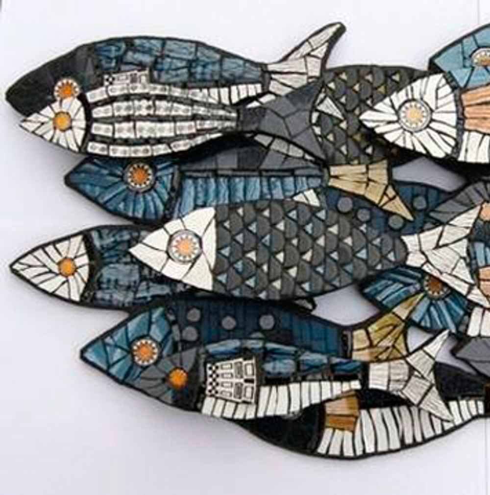 Рыба из пенопласта в мозаике