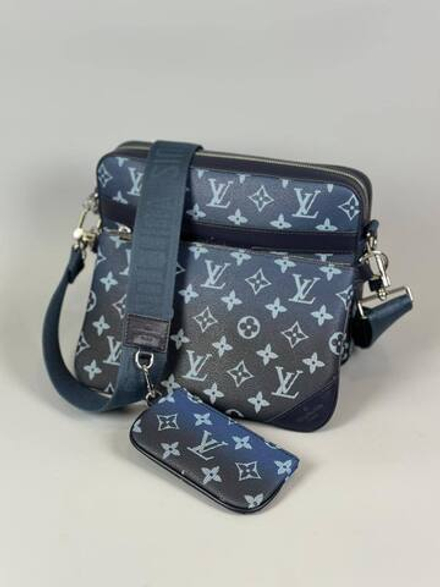 Сумка-мессенджер Louis Vuitton