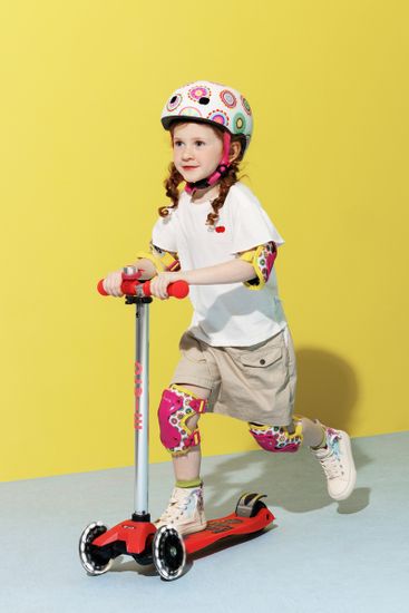 Самокат Maxi Micro Deluxe Glow LED красное сияние