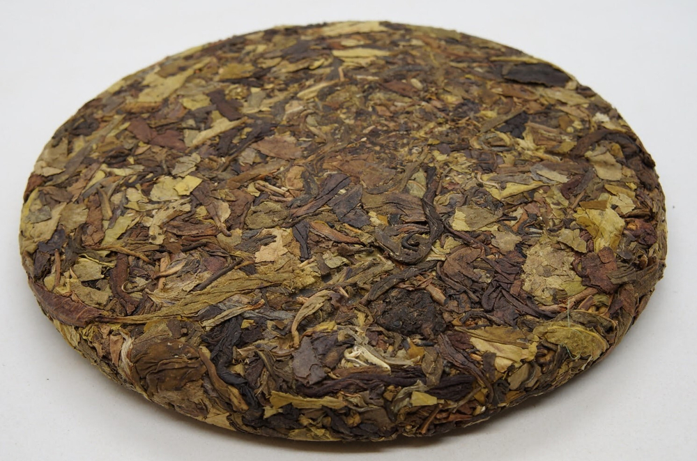 59280 Чай прессованный зеленый Пуэр Шэн "Сэнчжун, Старое Дерево", ци цзы бин 357гр