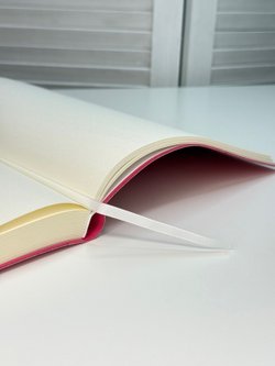 Блокнот А4 200л. (400страниц) без разлиновки Малиновый (К44-522А)