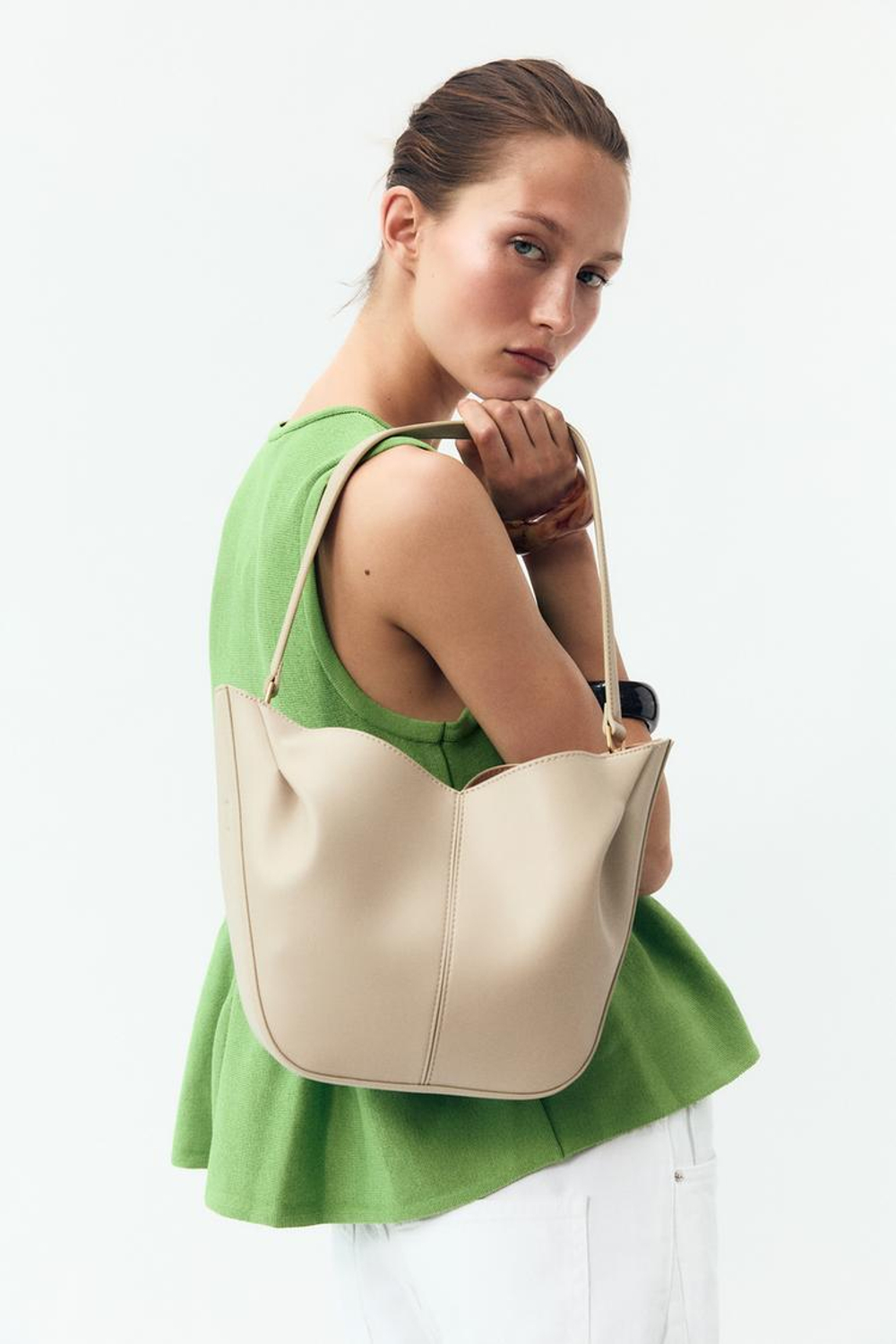 ZARA ТРИКОТАЖНЫЙ ТОП С БАСКОЙ, СВЕТЛО-ЗЕЛЕНЫЙ