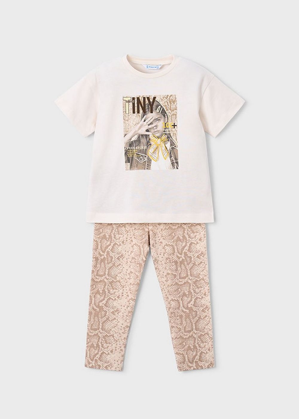 футболка с леггинсами