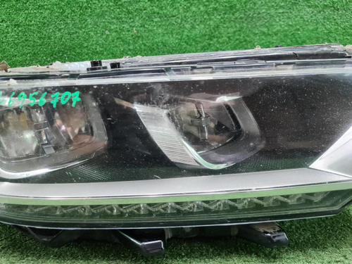 Фара правая VW Passat B8 (2014-2020) LED