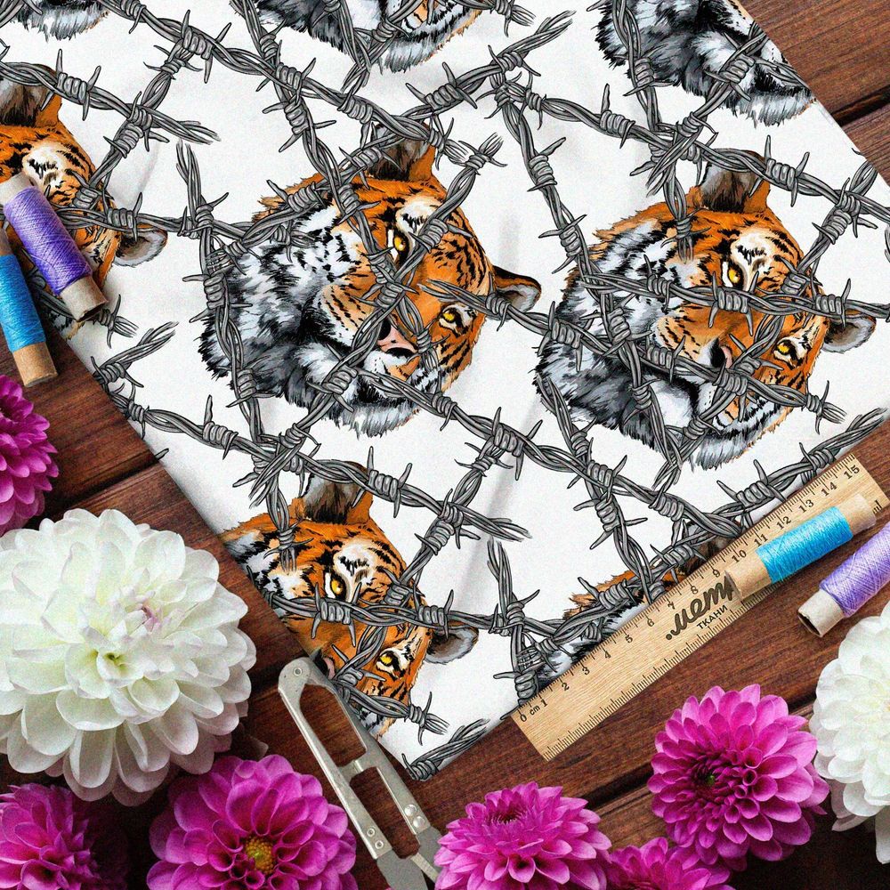 Ткань атлас крупный тигр за колючей проволокой