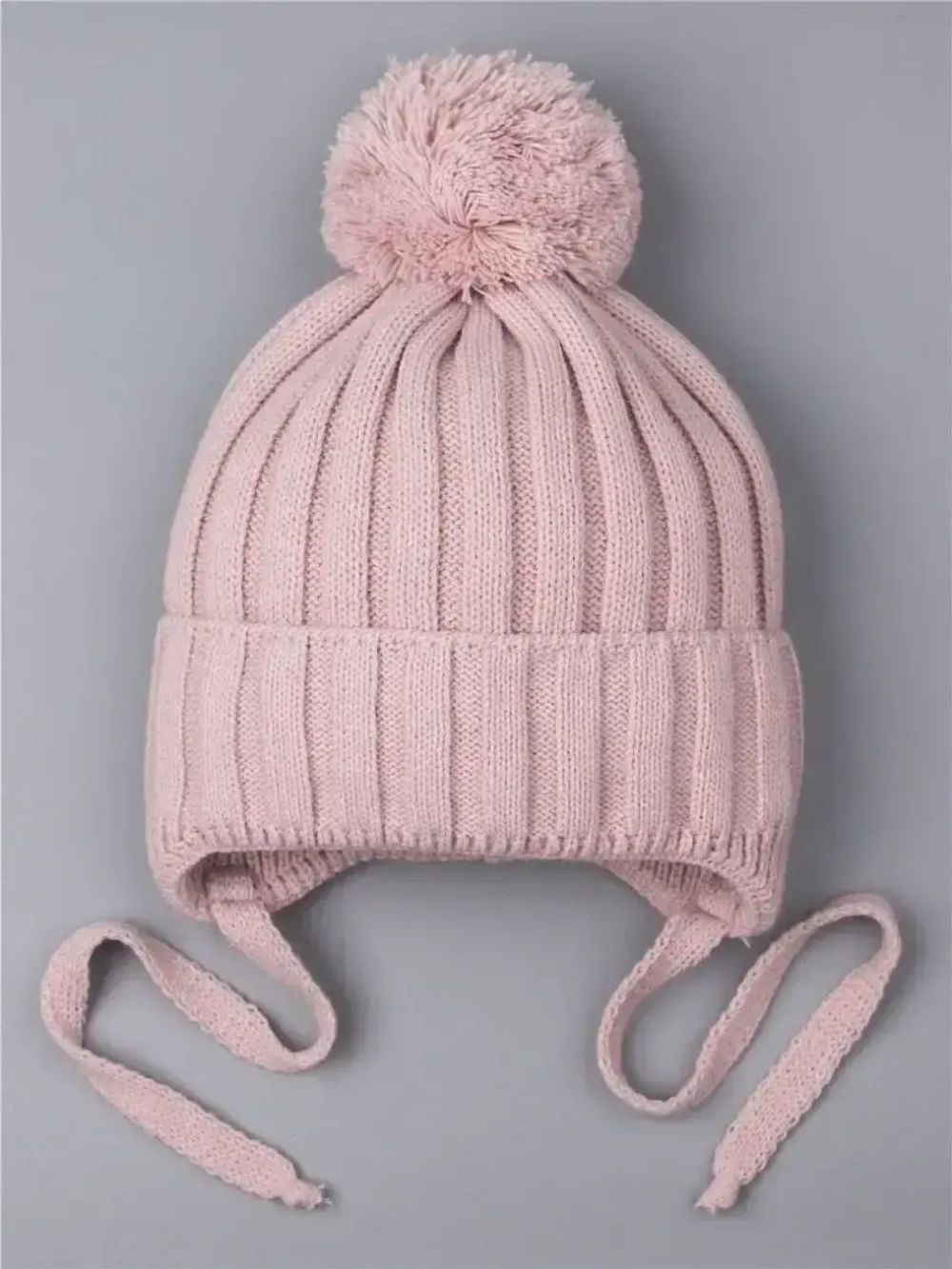 Шапка для девочки на завязках осенняя