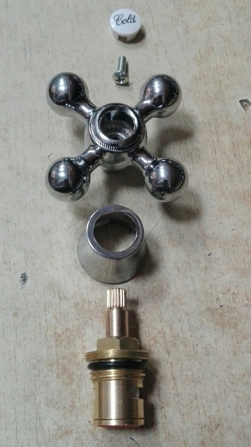 Маховик пластик с кран-буксой 20 шлиц DK-133